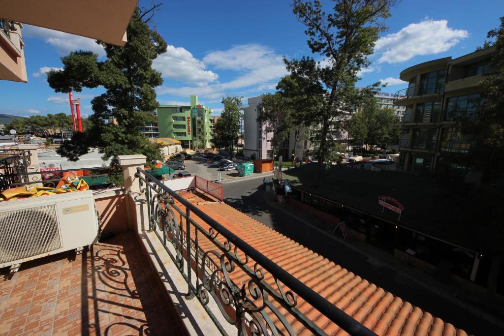 Menada Villa Bonita Apartments Sunny Beach Oda fotoğraf